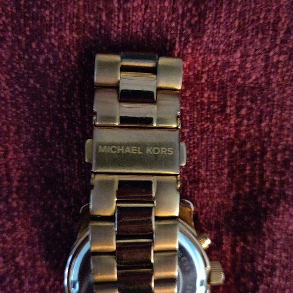 Amaze-Zing (B4) Sale!!: #217 Michael Kors Watch - Picture 6 of 8